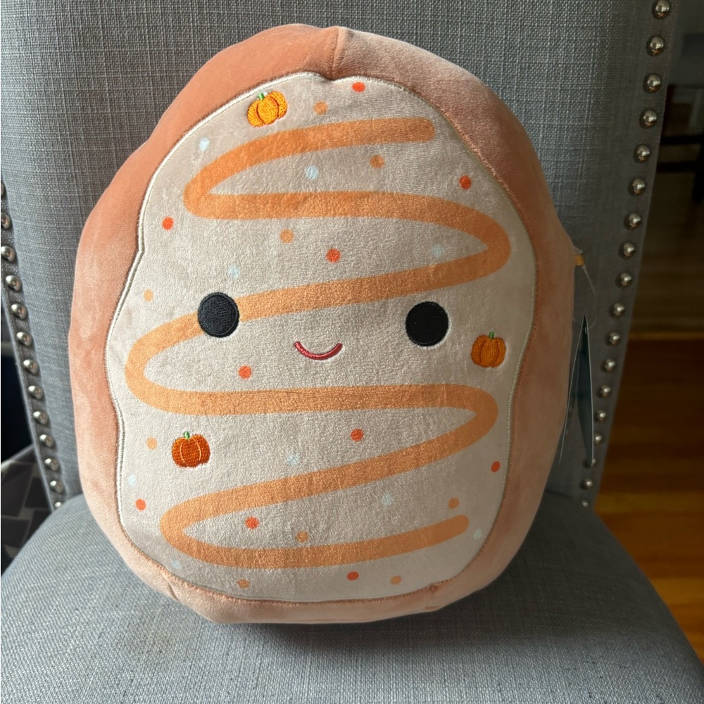 SUPER RARE BRAND NEW PUMPKIN SQUISHMALLOW READY FOR PUMPKIN SEASON!TAG SAYS RARE
